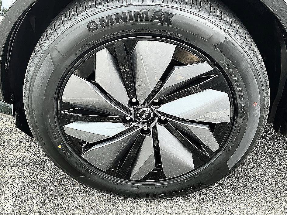 Certified 2023 Nissan Ariya FWD image 9