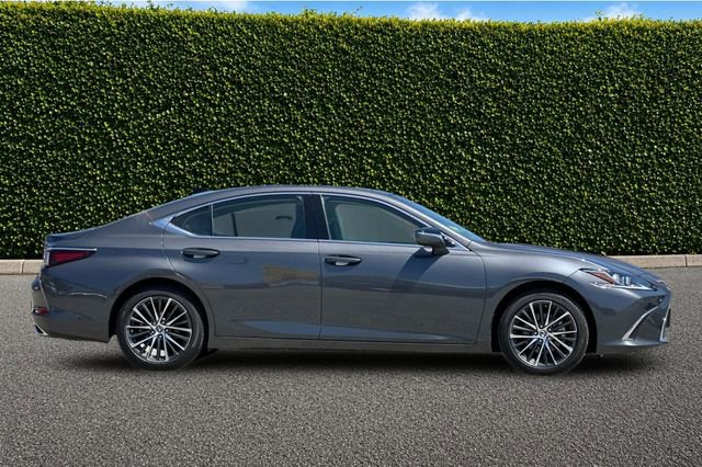 Used 2025 Lexus ES 350 w/ Premium Package FWD video 3
