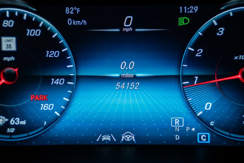 Used 2021 Mercedes-Benz GLC 300 4MATIC w/ Driver Assistance Package image 44