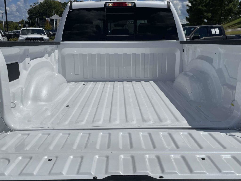 Used 2026 RAM 1500 Laramie AWD/4WD image 11