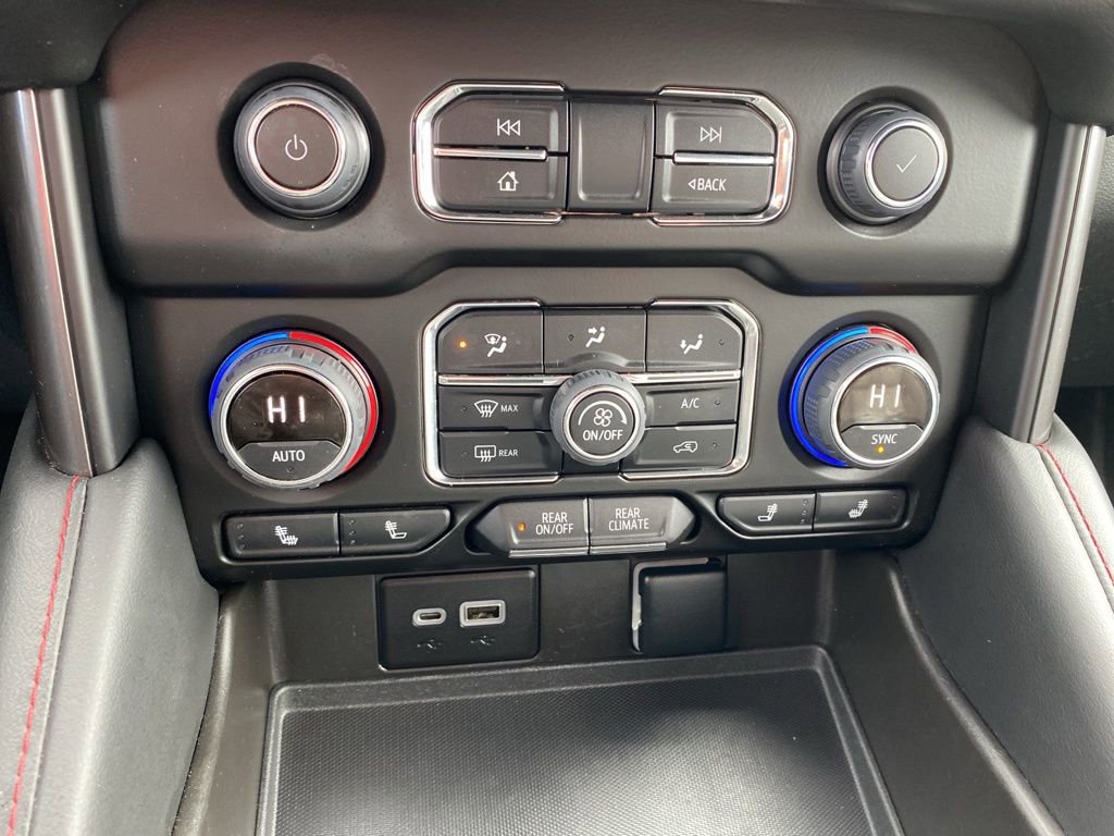 Used 2023 Chevrolet Suburban RST AWD/4WD image 16