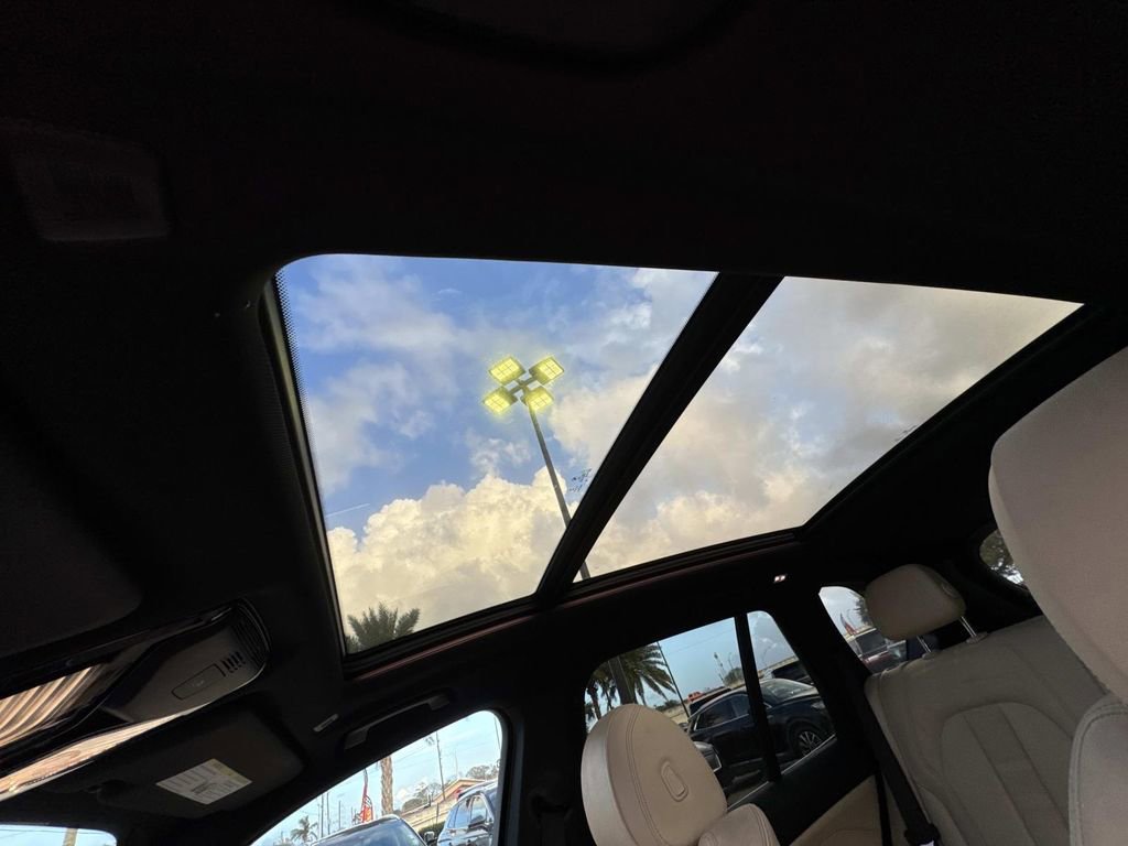 Used 2022 BMW X5 sDrive40i w/ Parking Assistance Package image 31