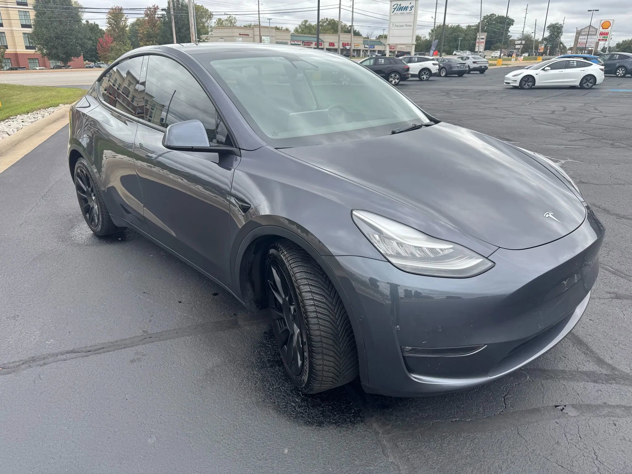 Used 2021 Tesla Model Y Long Range image 4