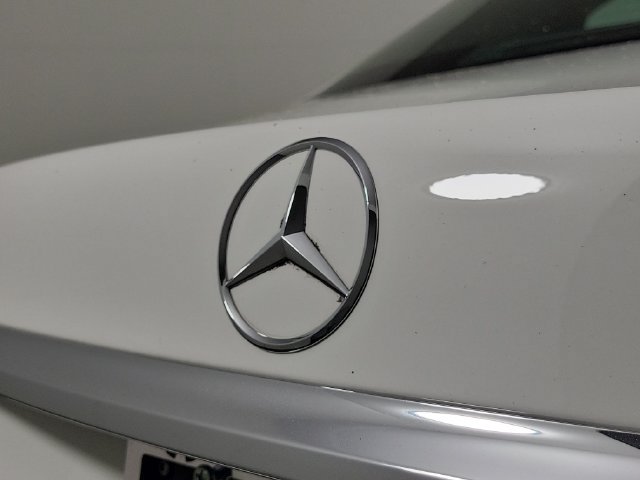 Used 2023 Mercedes-Benz E 350 4MATIC Sedan image 3