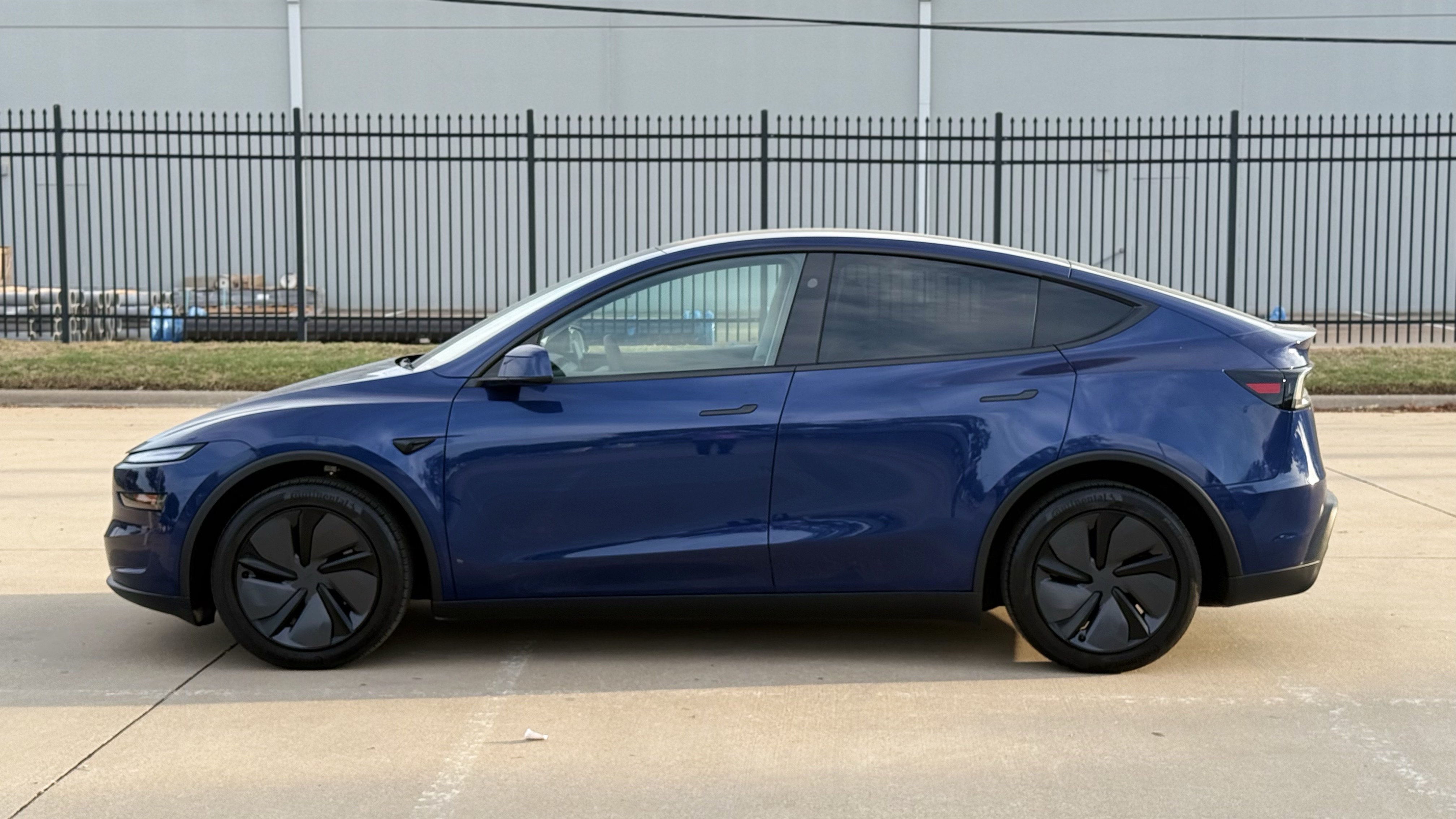 Used 2026 Tesla Model Y AWD image 7