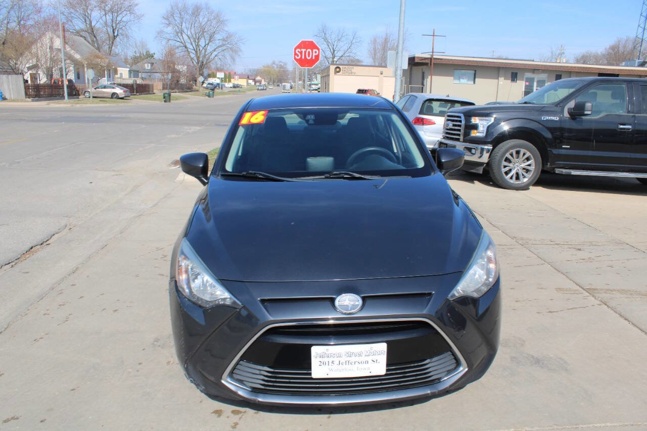 Used 2016 Scion iA FWD image 2