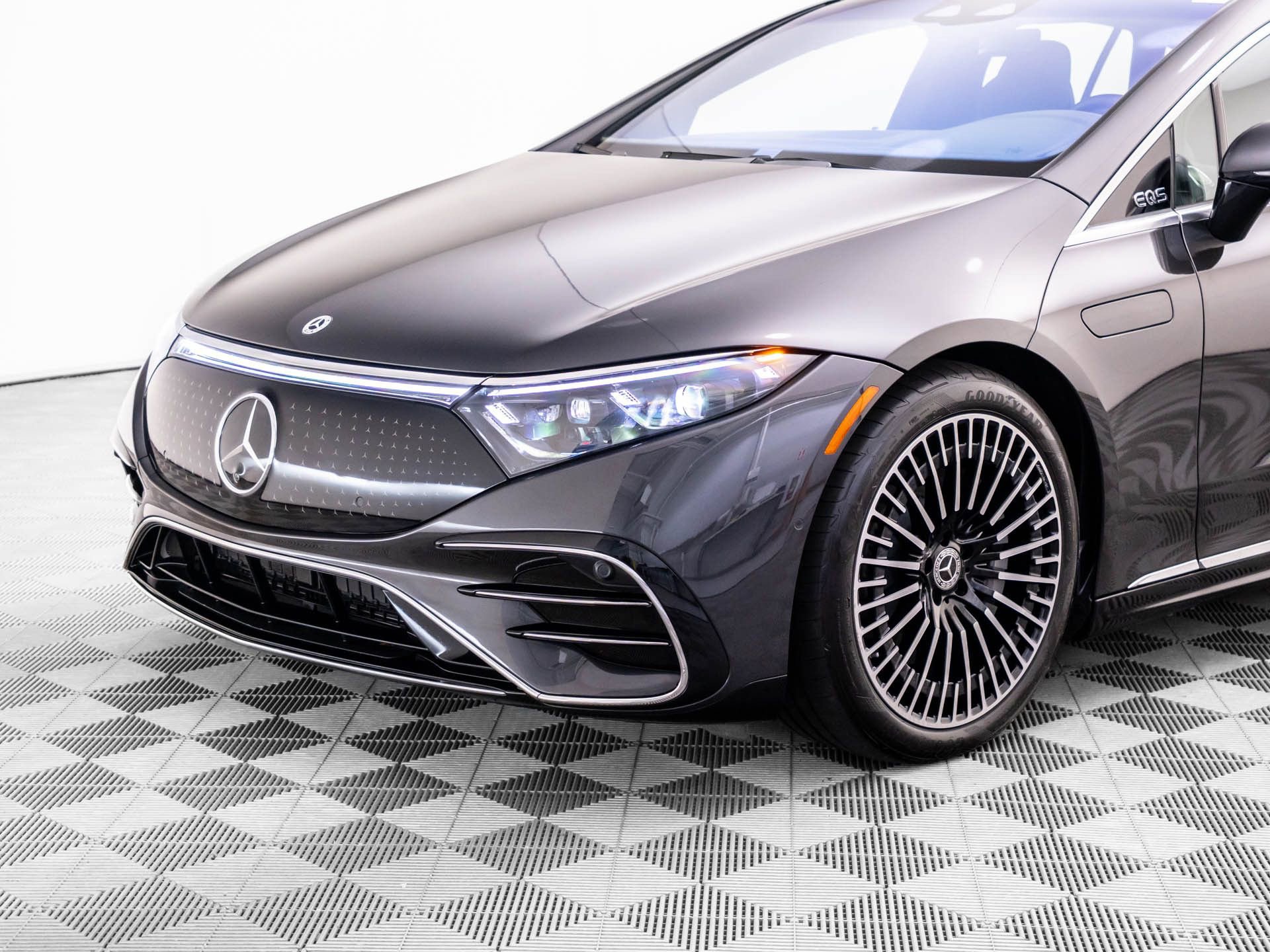 Certified 2023 Mercedes-Benz EQS 580 4MATIC Sedan image 43