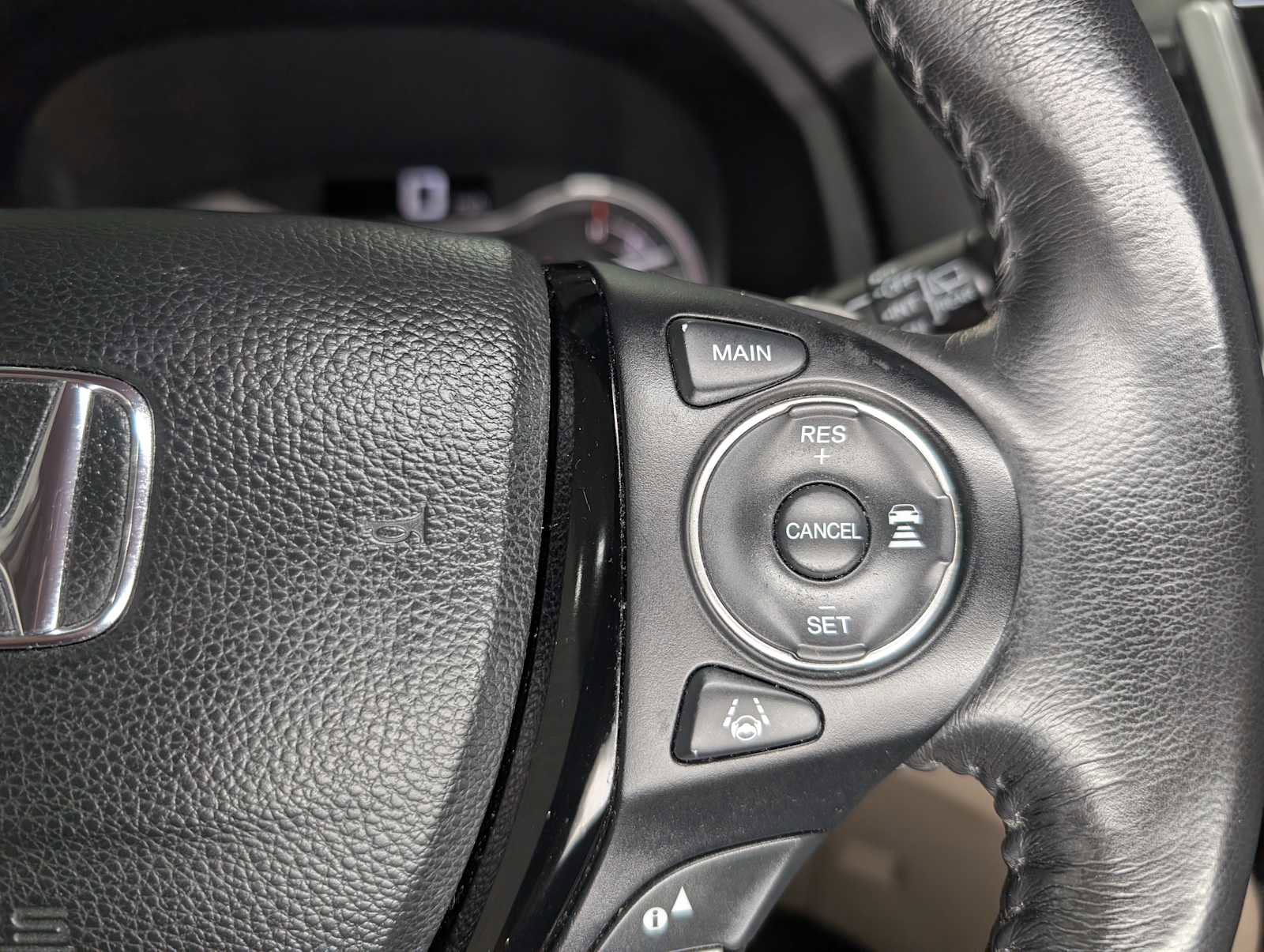 Used 2016 Honda Pilot Touring image 37