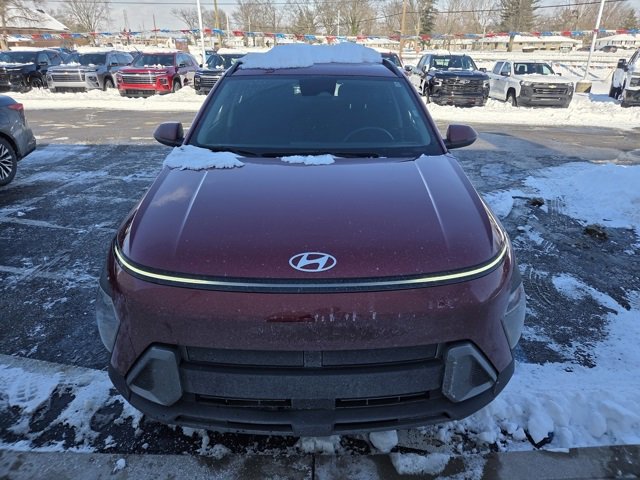 Used 2024 Hyundai Kona SEL image 2