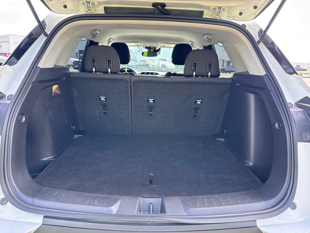 Used 2022 Chevrolet TrailBlazer LT w/ Convenience Package FWD image 19