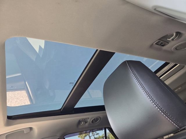 Certified 2022 Ford Explorer XLT w/ Equipment Group 202A image 22