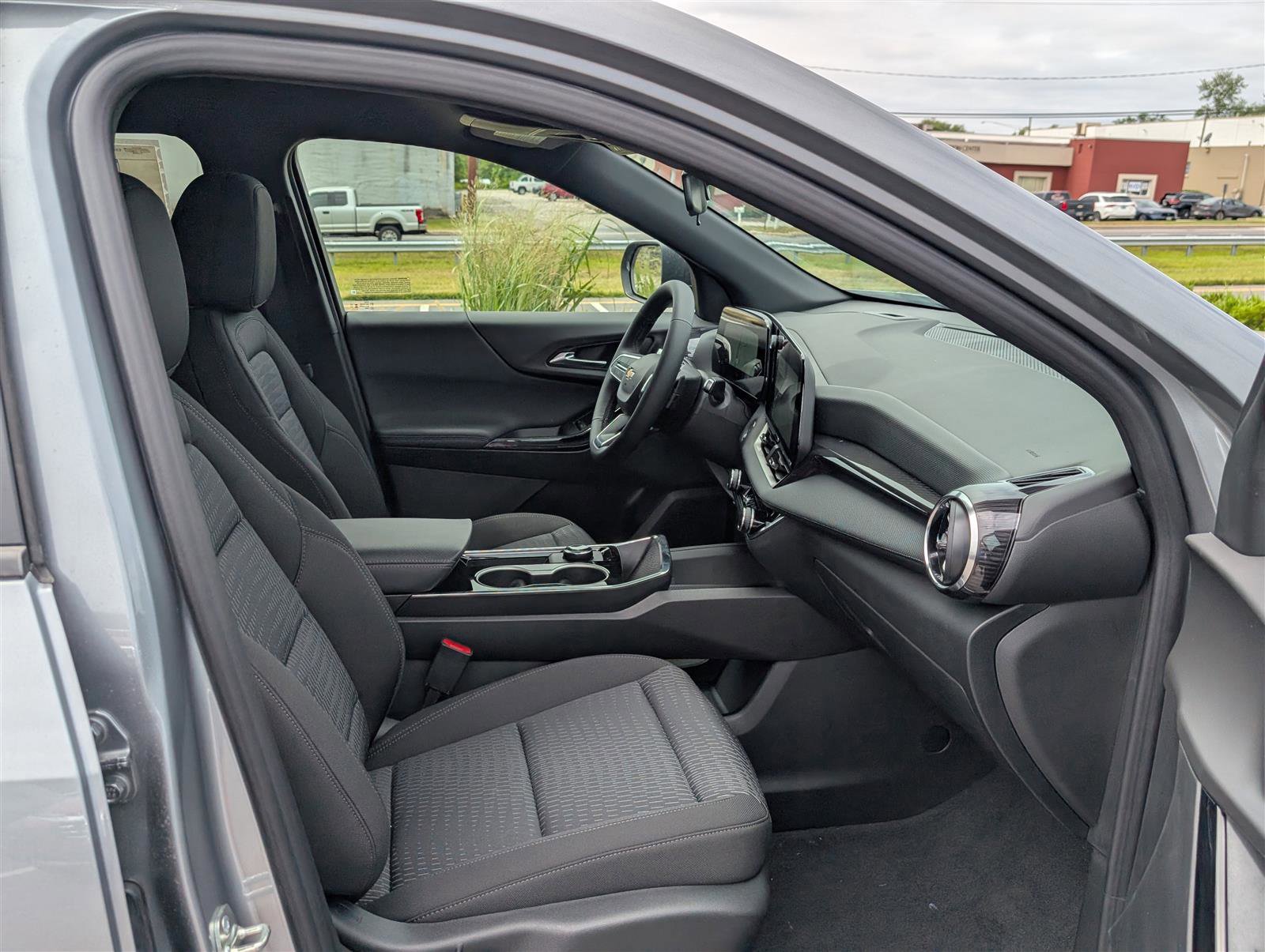 New 2026 Chevrolet Equinox LT image 6