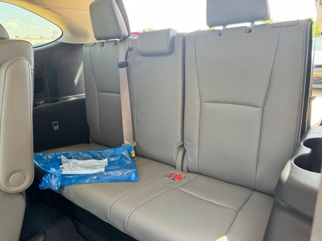 Used 2025 Toyota Highlander Limited AWD/4WD image 24