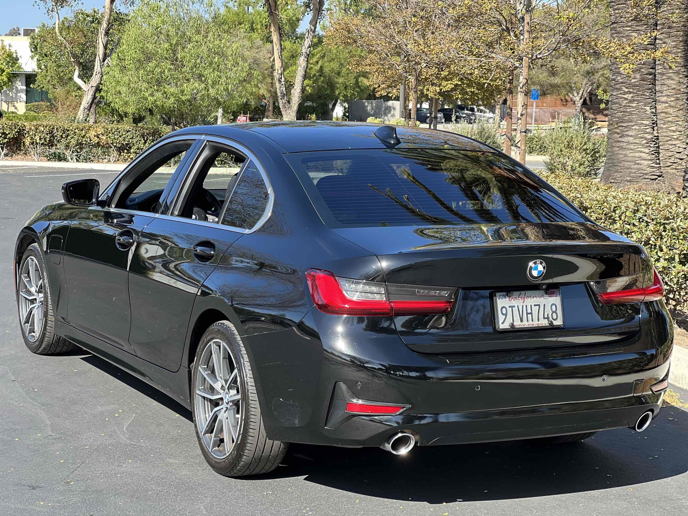 Used 2021 BMW 330e image 23