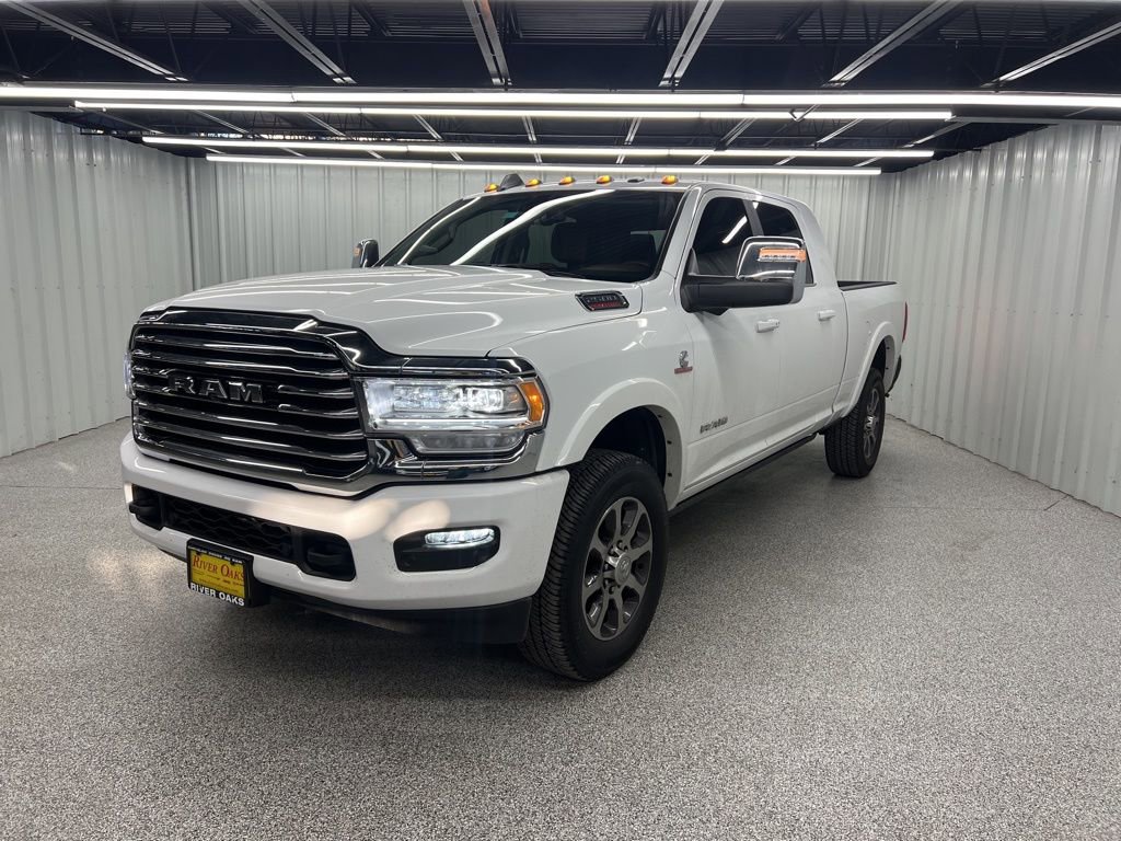Used 2024 RAM 2500 Limited w/ Towing Technology Group image 3