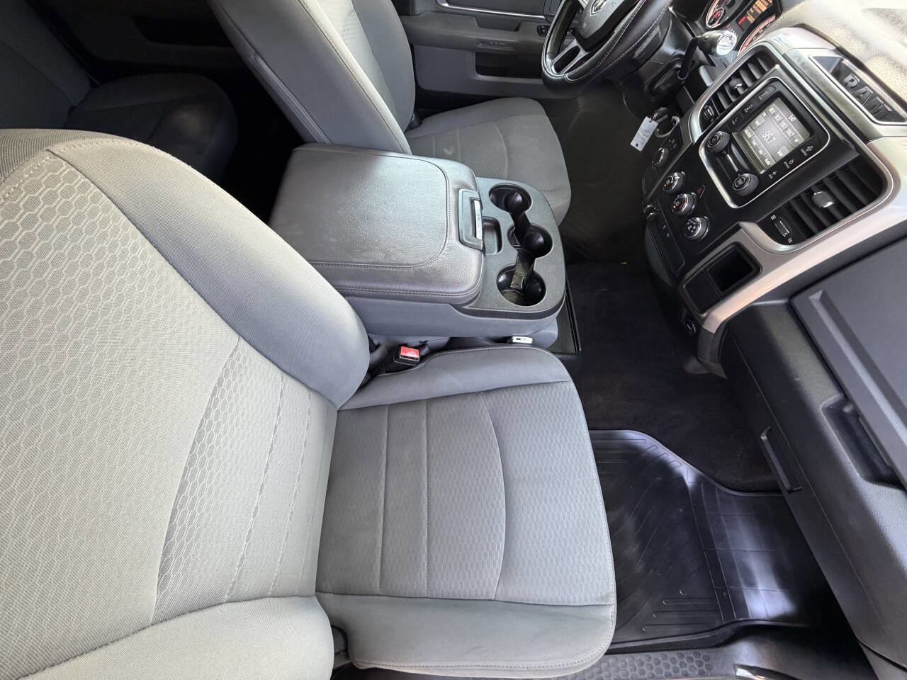 Used 2017 RAM 2500 SLT AWD/4WD image 13