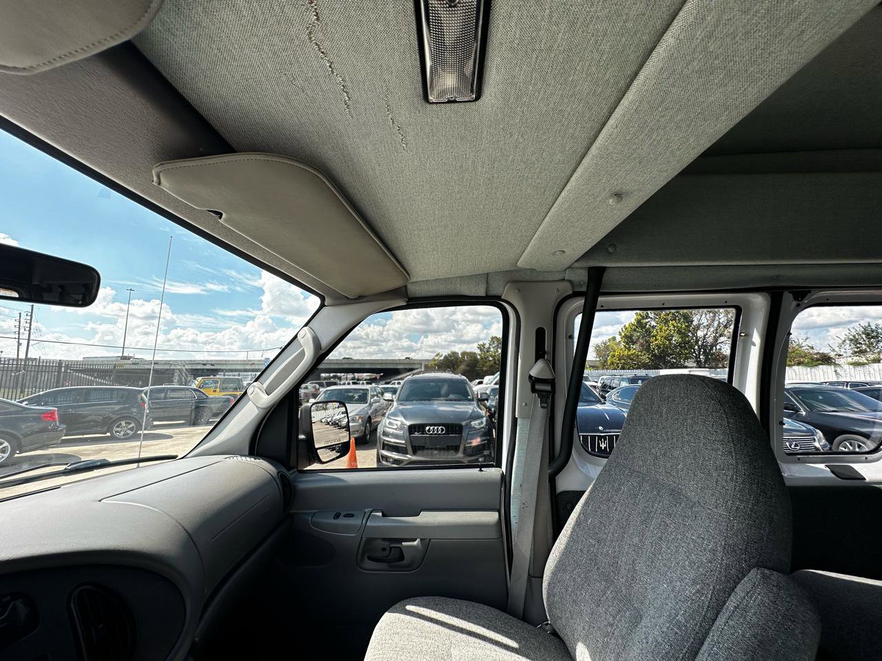 Used 2004 Ford E-250 and Econoline 250 Extended RWD image 30