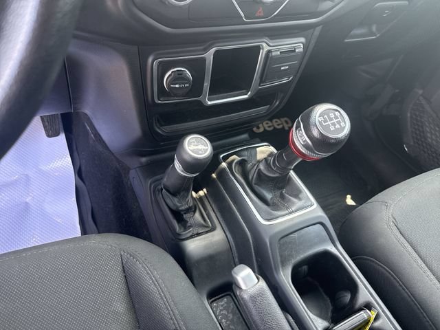 Used 2021 Jeep Gladiator Sport AWD/4WD image 18