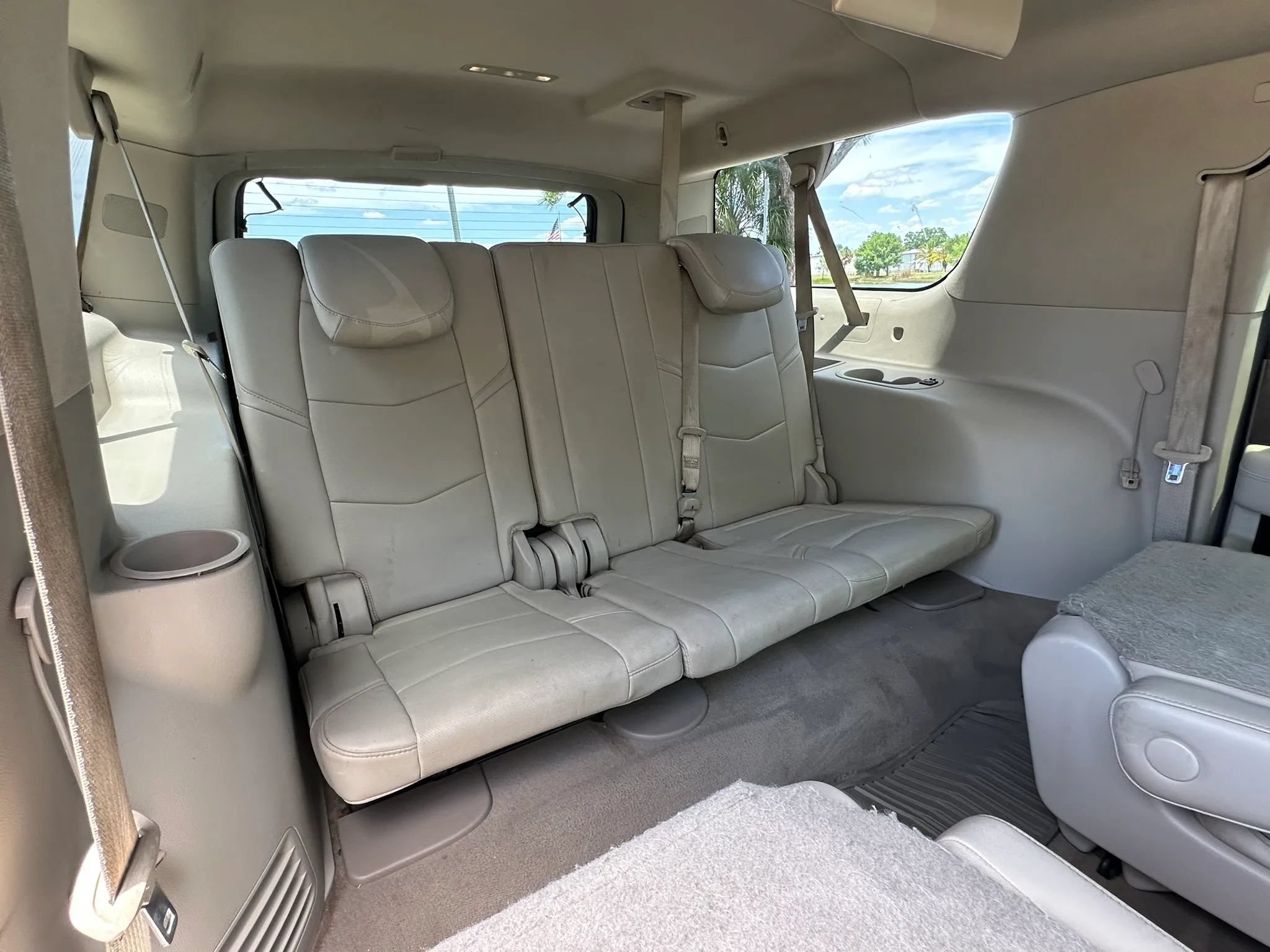 Used 2016 Cadillac Escalade ESV Luxury AWD/4WD image 18