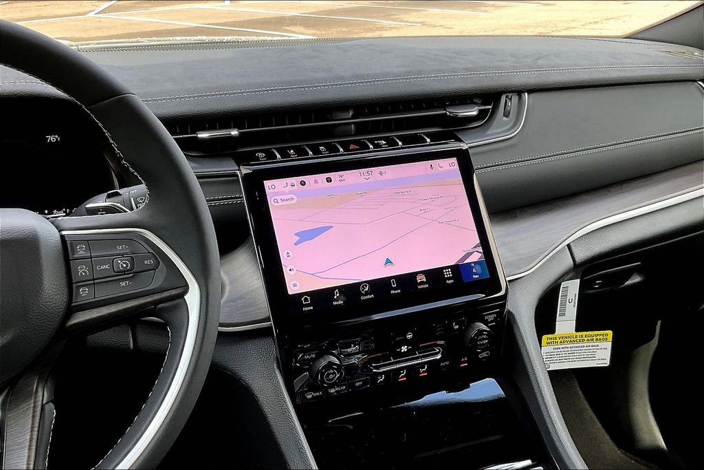 New 2025 Jeep Grand Cherokee Limited w/ Trailer Tow Package image 7