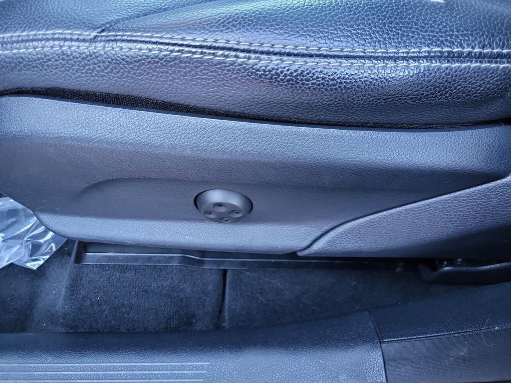 Used 2018 Mercedes-Benz GLC 300 4MATIC image 23