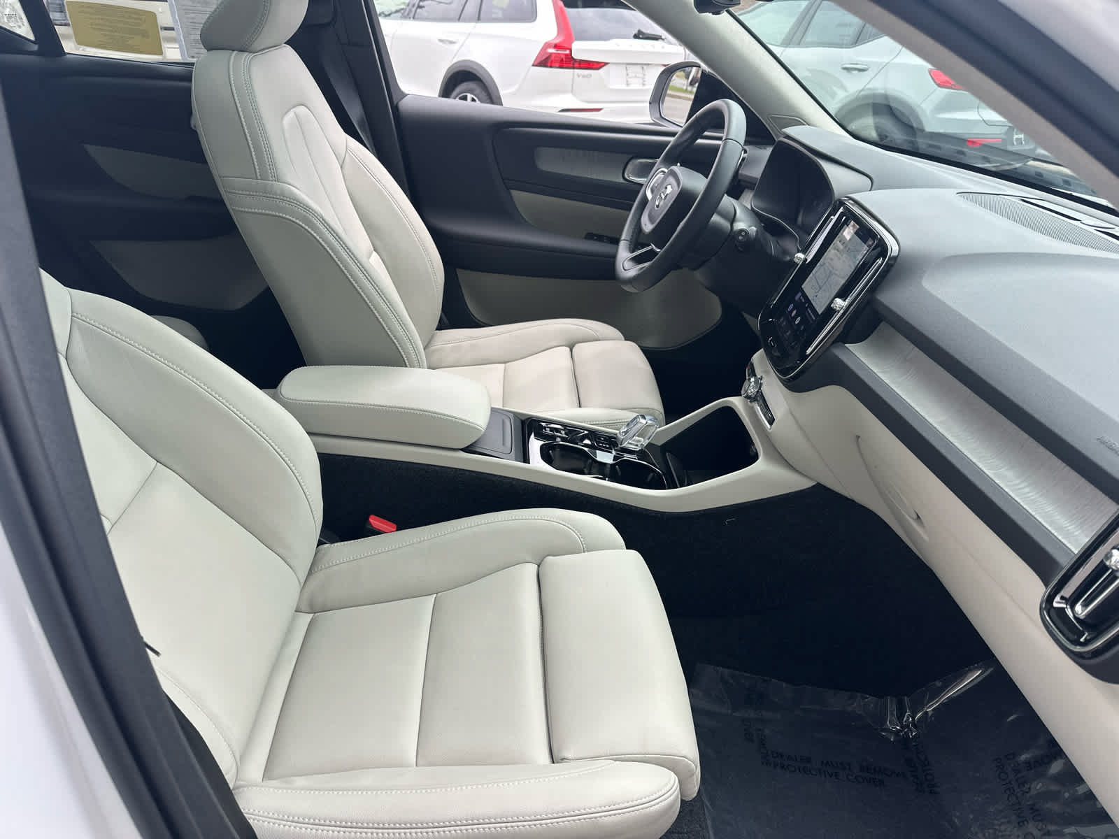Used 2026 Volvo XC40 B5 Plus AWD/4WD image 40