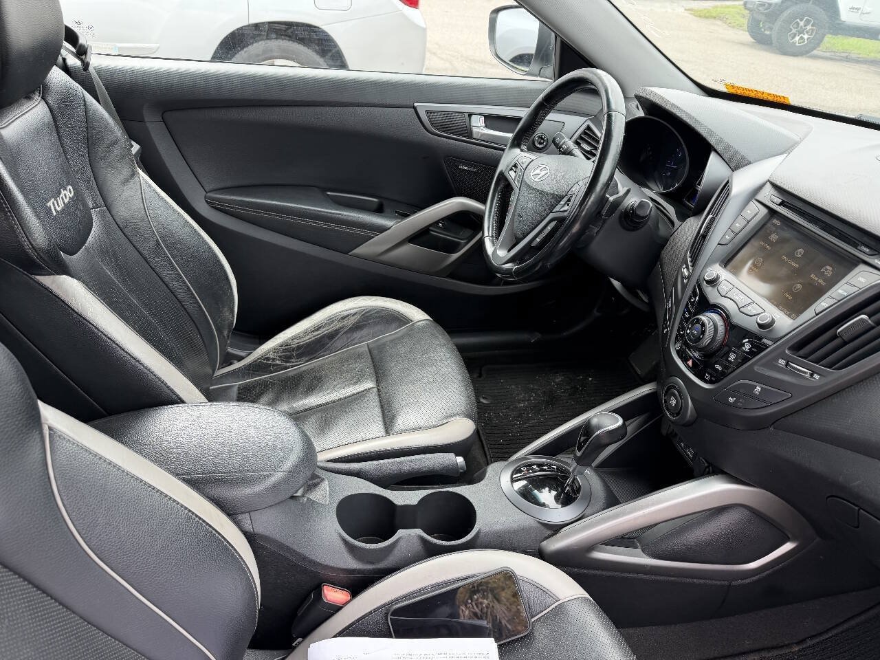 Used 2013 Hyundai Veloster Turbo FWD image 11