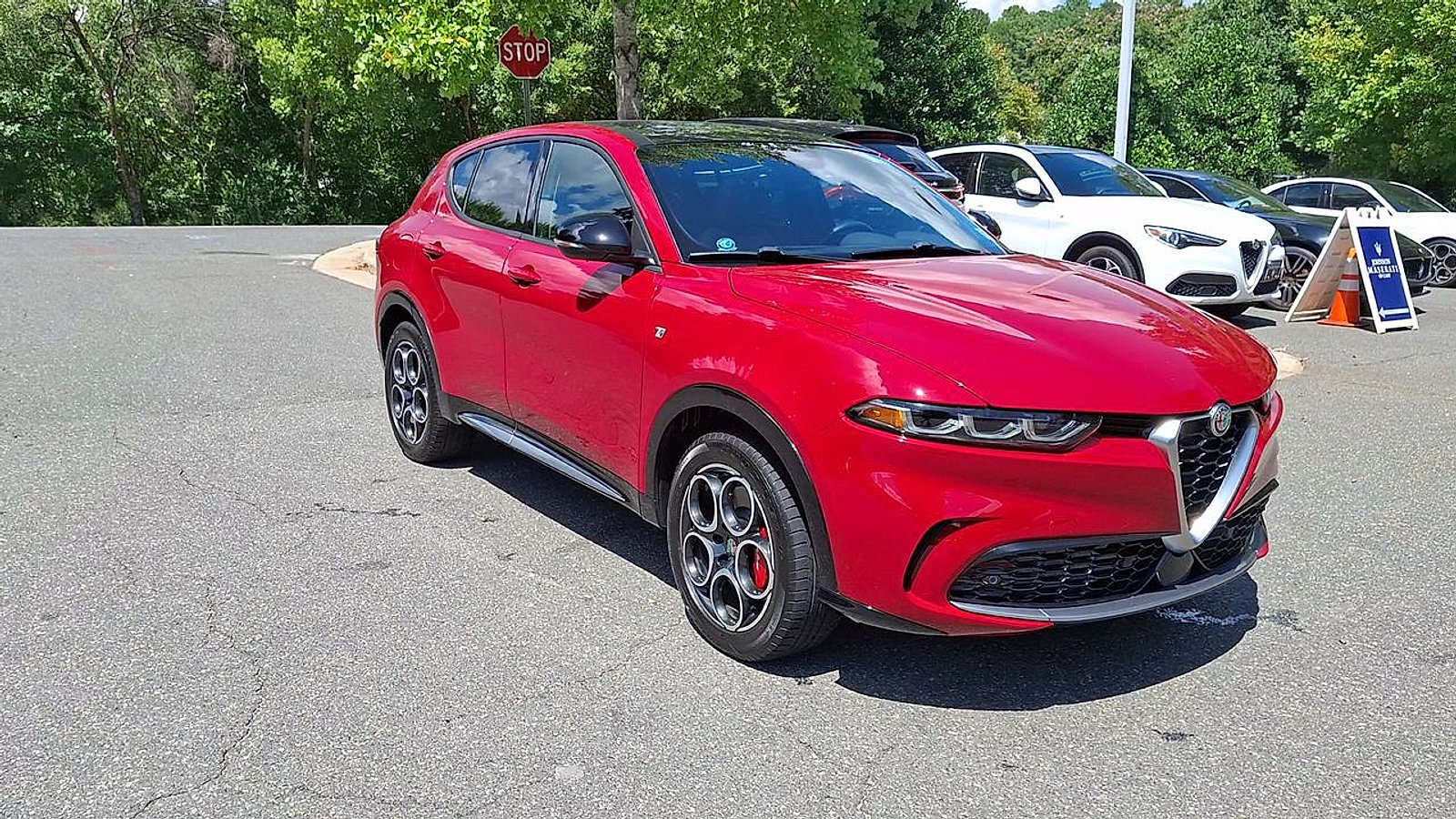 Used 2024 Alfa Romeo Tonale Ti w/ Premium Interior Package AWD/4WD image 2