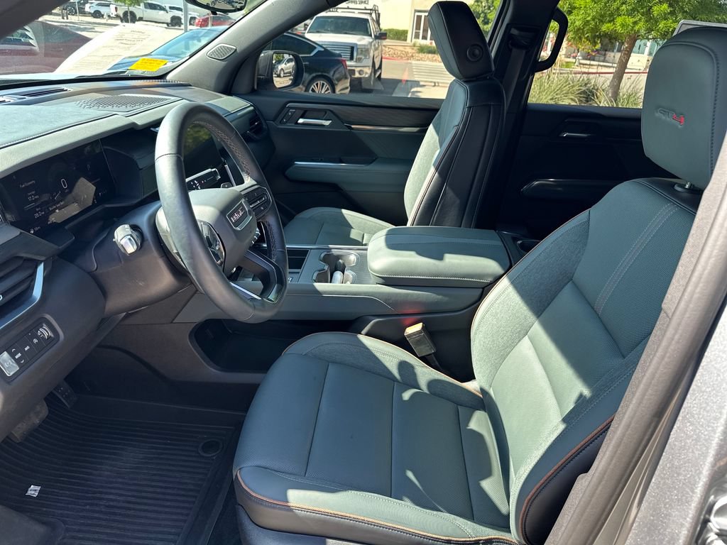 Used 2026 GMC Acadia AT4 w/ Luxury Package AWD/4WD image 20