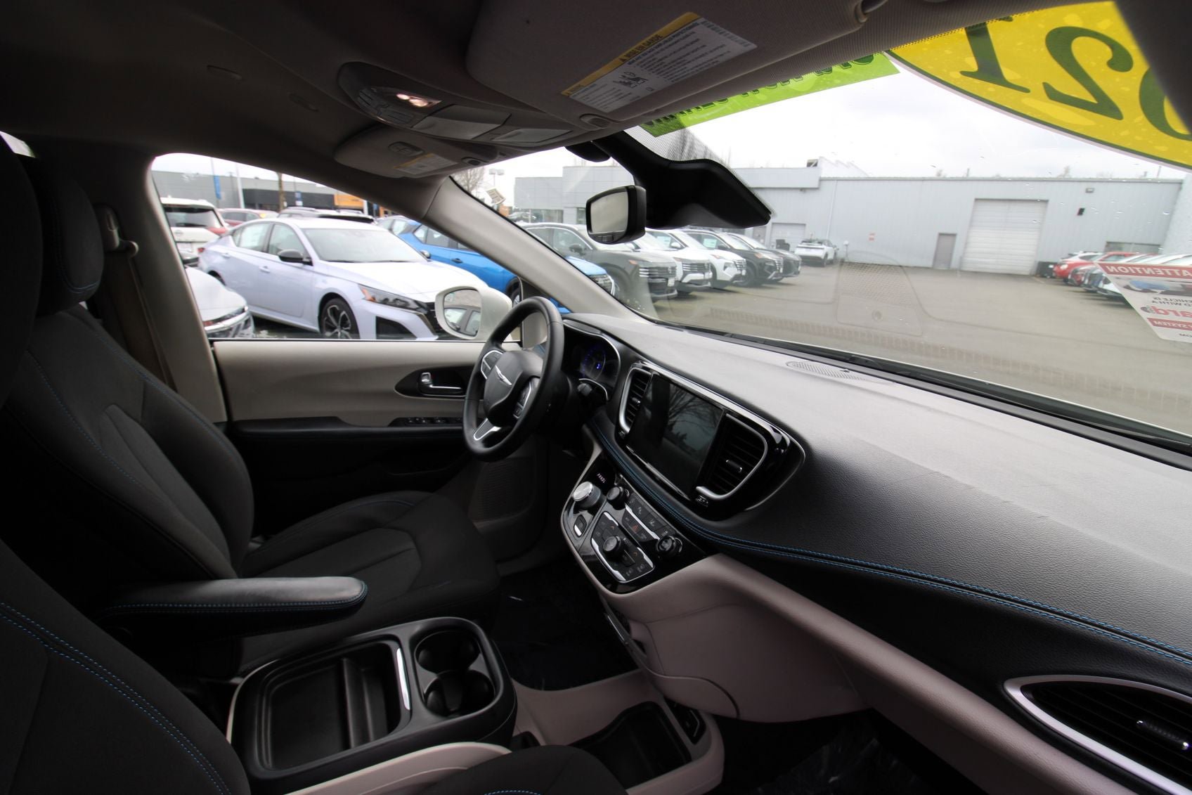Used 2021 Chrysler Pacifica Touring image 21