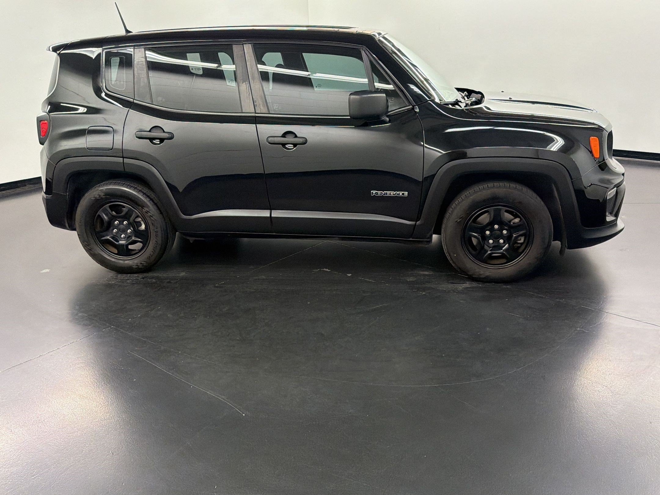 Used 2019 Jeep Renegade Sport FWD image 8