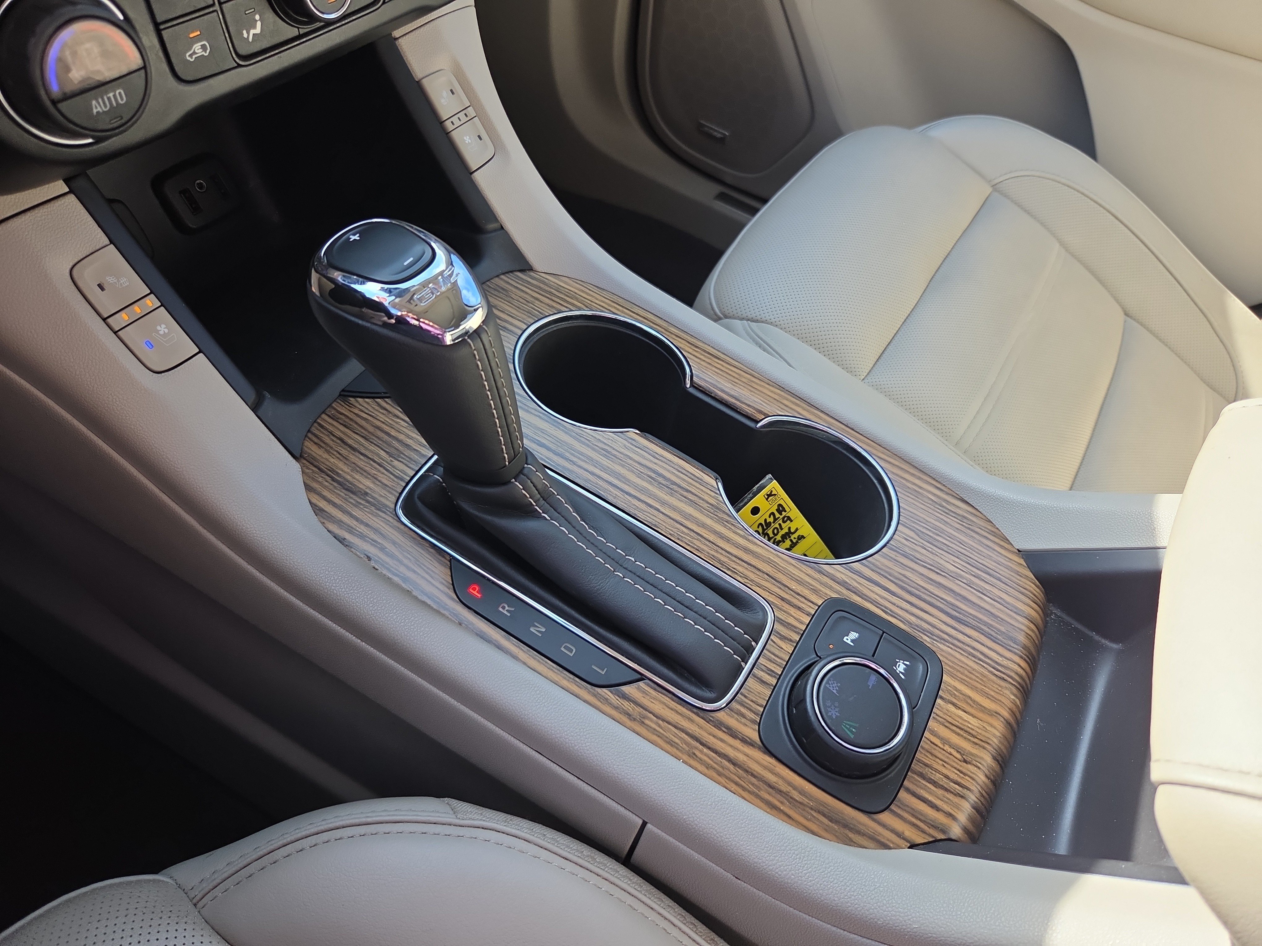 Used 2019 GMC Acadia Denali w/ Technology Package FWD image 26