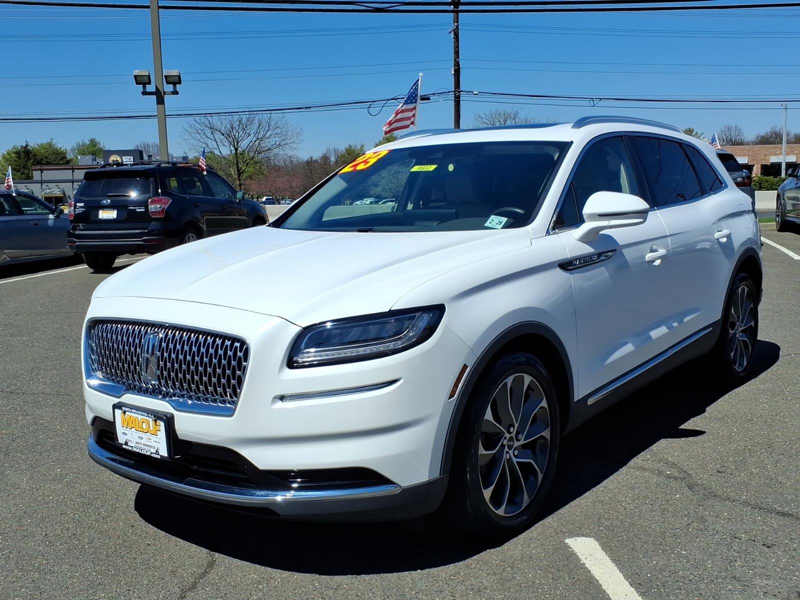 Used 2023 Lincoln Nautilus Reserve AWD/4WD image 3