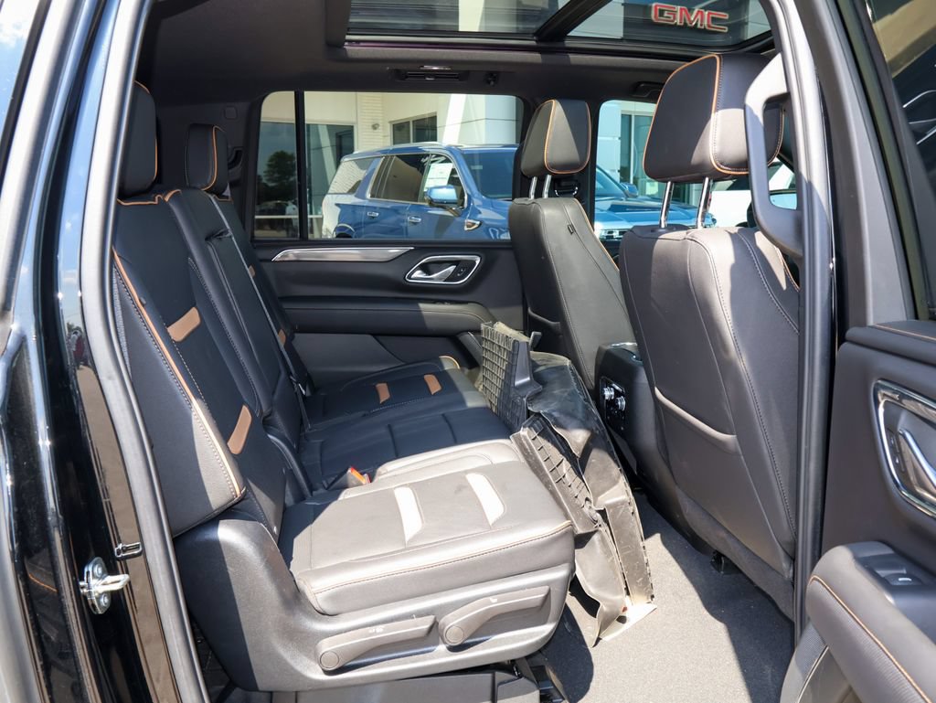 Used 2023 GMC Yukon XL AT4 w/ AT4 Premium Plus Package AWD/4WD image 36