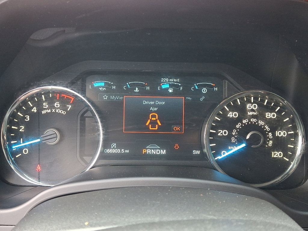 Used 2018 Ford F150 Platinum w/ Equipment Group 701A Luxury image 26