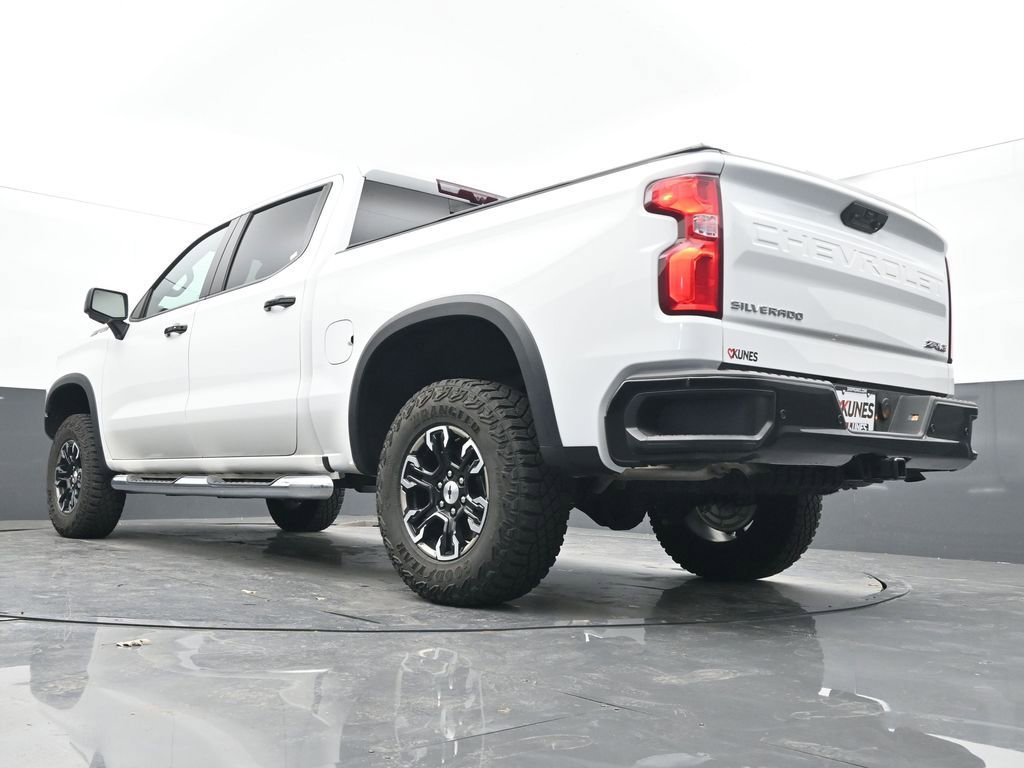 Used 2024 Chevrolet Silverado 1500 ZR2 w/ Technology Package image 28