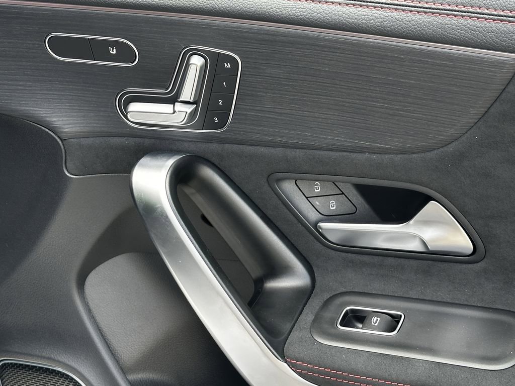 New 2025 Mercedes-Benz CLA 35 AMG 4MATIC image 17