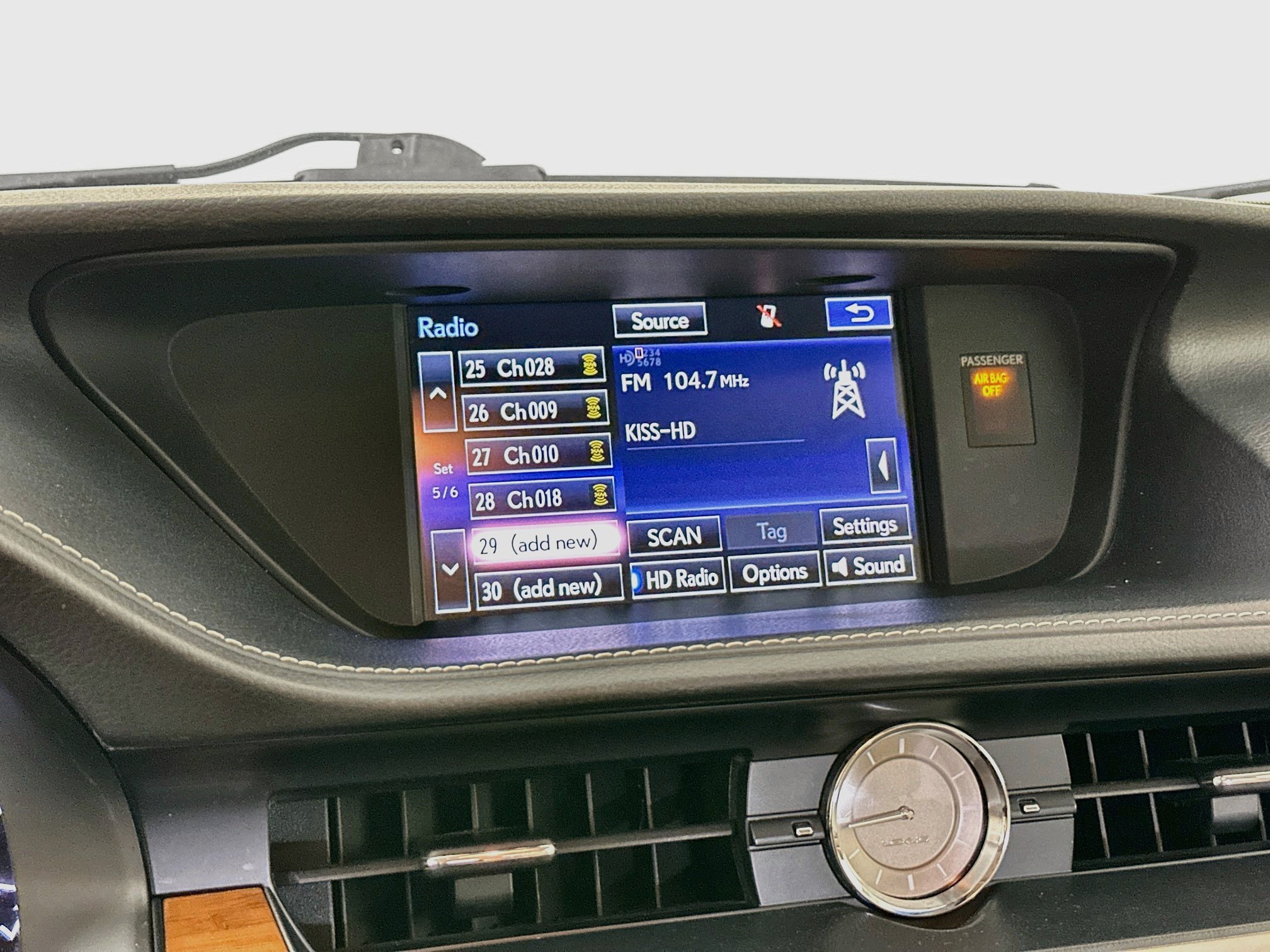 Used 2015 Lexus ES 300h w/ Navigation System Package FWD image 21