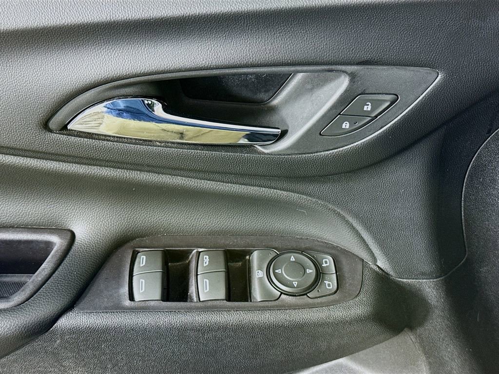 Used 2018 Chevrolet Equinox LT image 21