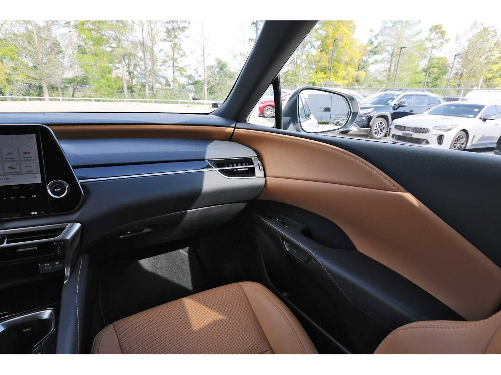 Used 2025 Lexus RX 350 FWD w/ Technology Package image 8