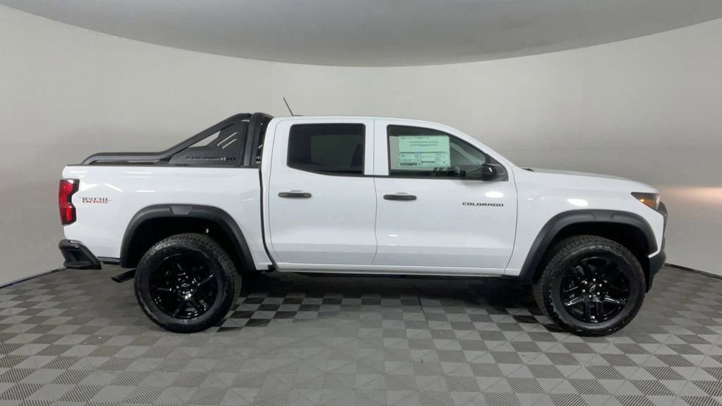 New 2025 Chevrolet Colorado Trail Boss w/ Midnight Edition image 3