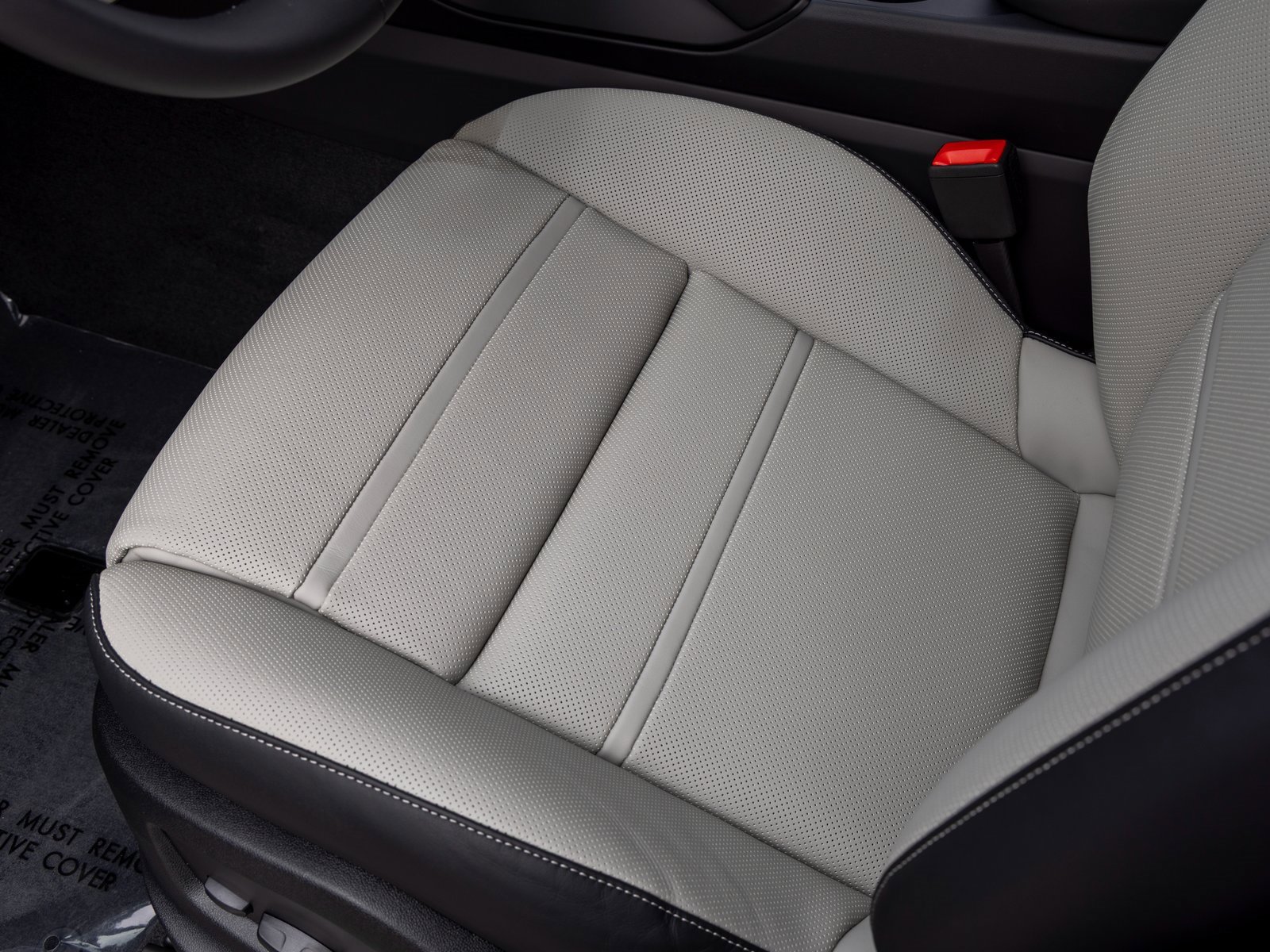 New 2025 Porsche Cayenne Coupe image 24