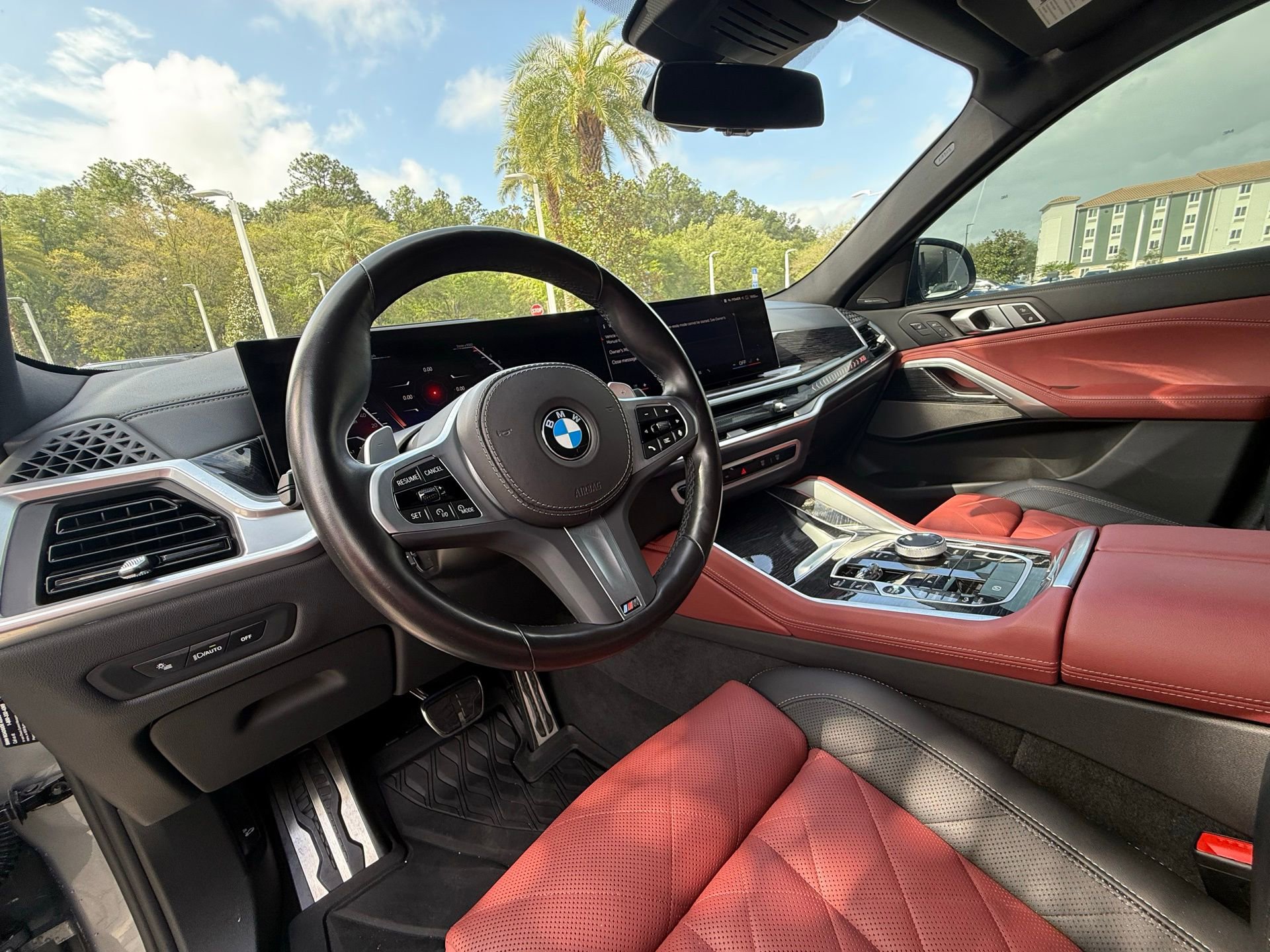 Used 2024 BMW X6 xDrive40i w/ Executive Package image 34