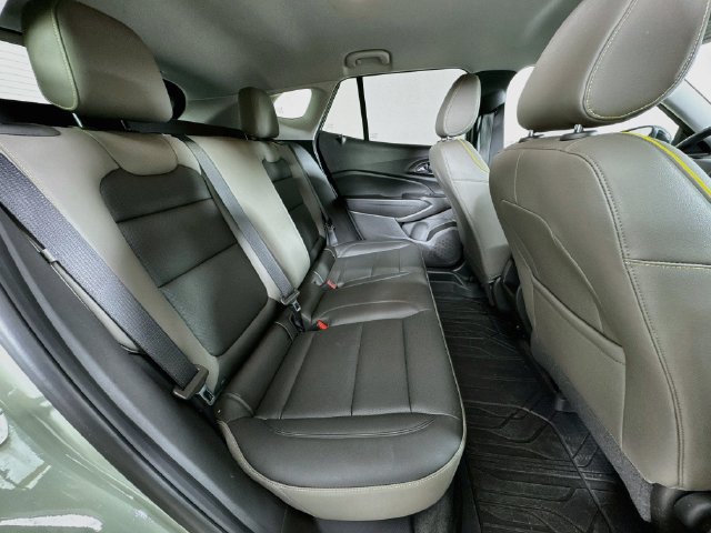 Used 2025 Chevrolet Trax ACTIV FWD image 26