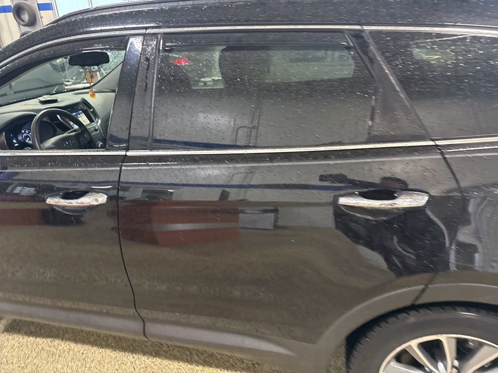 Used 2017 Hyundai Santa Fe SE FWD image 9