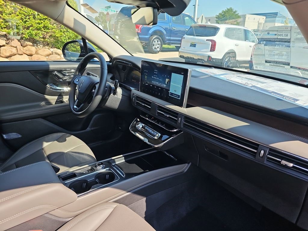 New 2025 Lincoln Corsair Reserve image 19