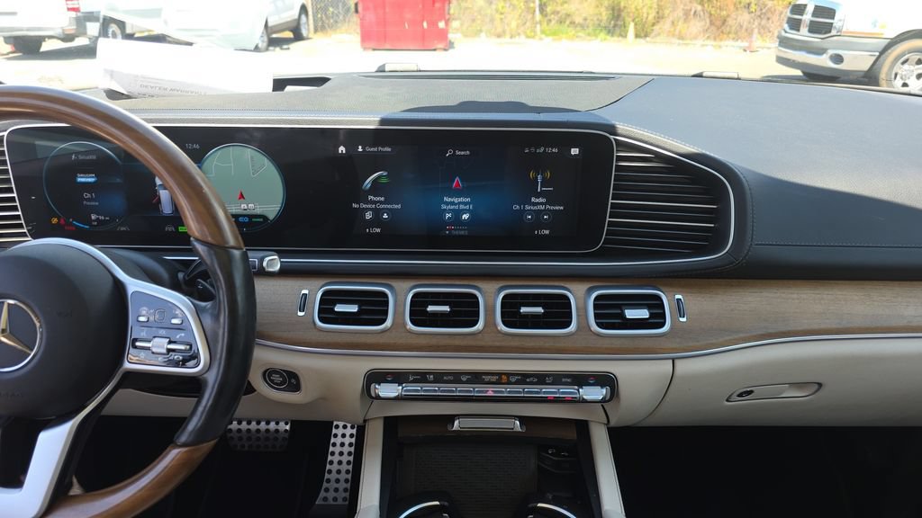 Used 2021 Mercedes-Benz GLS 580 4MATIC image 25