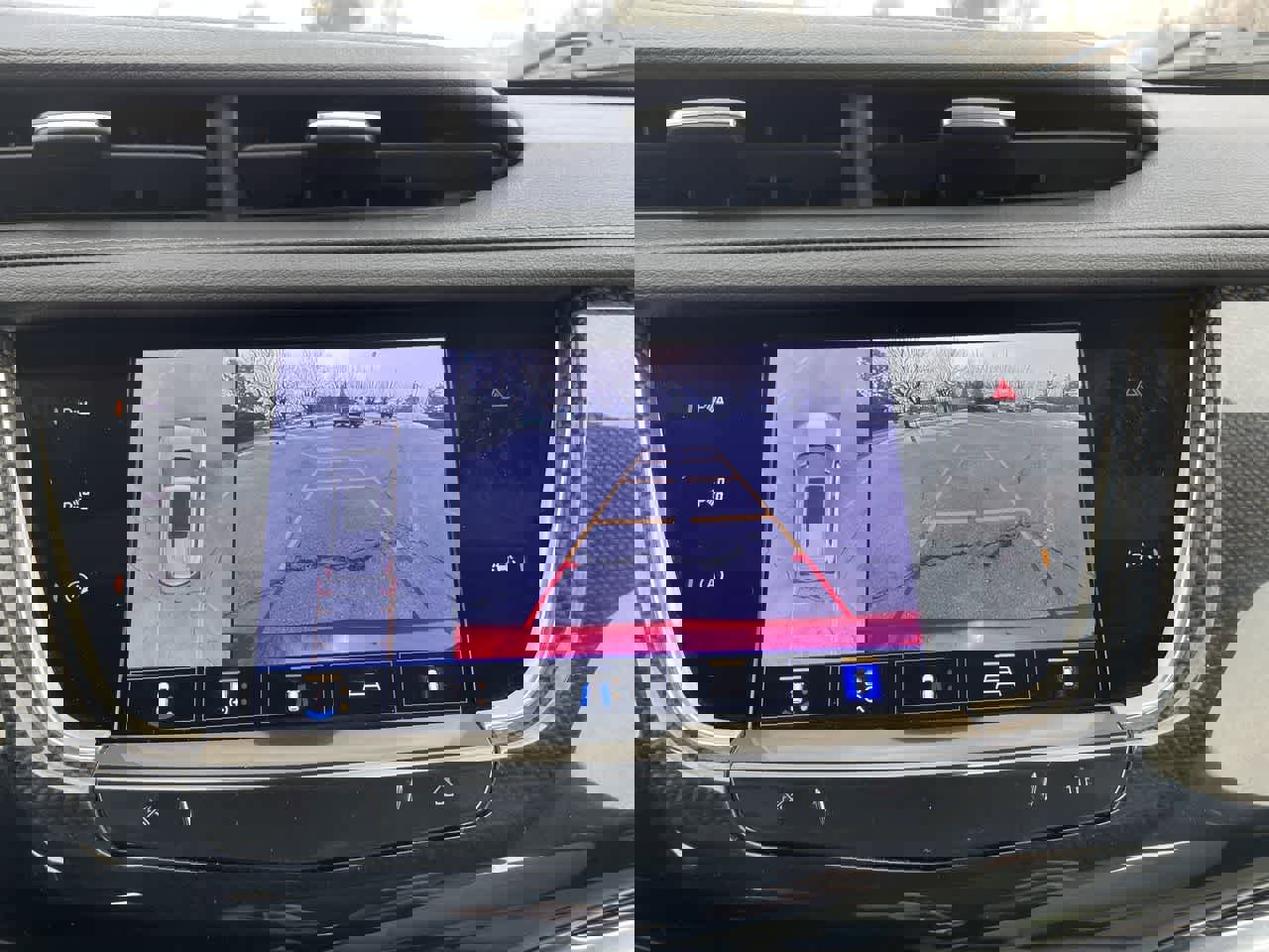 Certified 2023 Cadillac XT6 Sport w/ Technology Package image 31