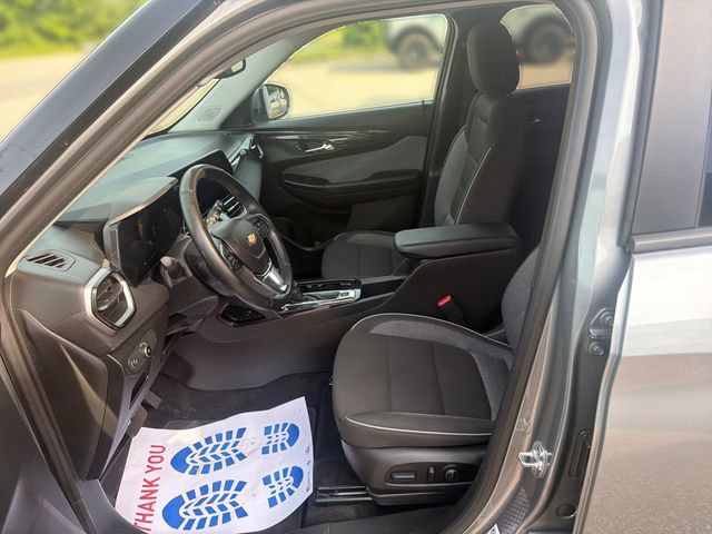Certified 2025 Chevrolet TrailBlazer LT w/ Convenience Package AWD/4WD image 9