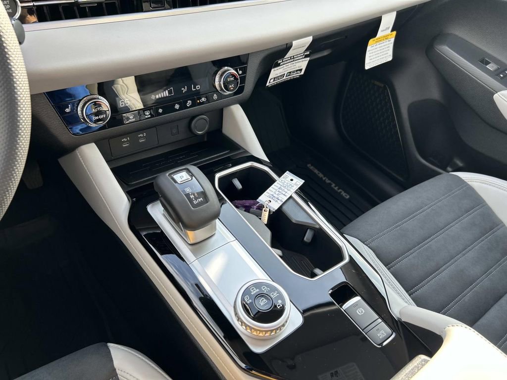 New 2026 Mitsubishi Outlander SE FWD image 28